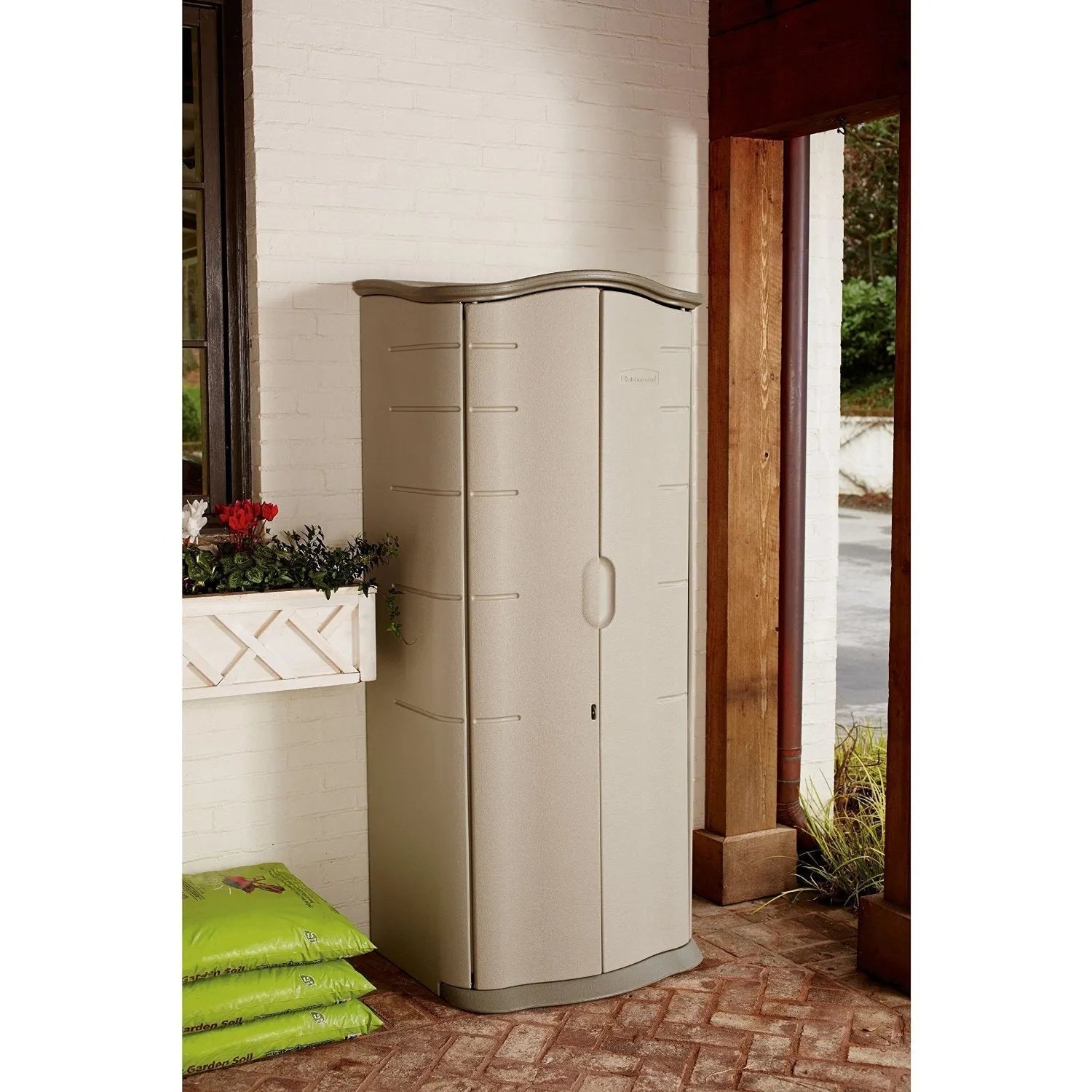 Rubbermaid Vertical Resin Weather Resistant Outdoor Storage Shed - Image 10