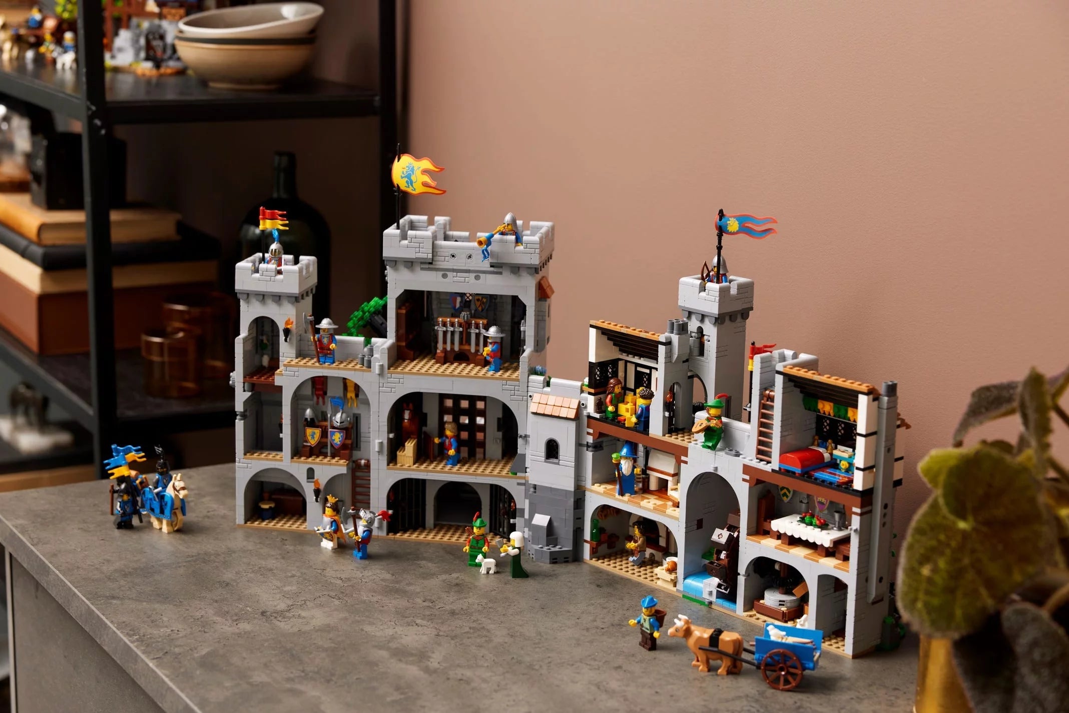 Lion Knights' Castle - Image 7