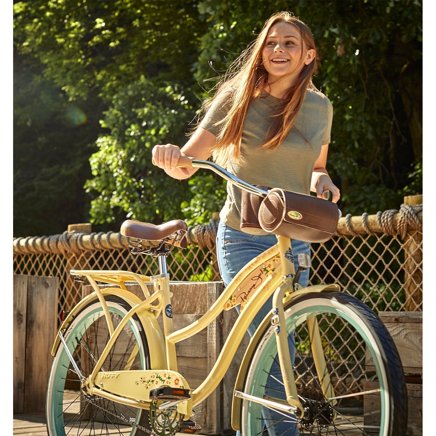 Huffy Panama Jack 26-inch Beach Cruiser Bike for Women - Image 2