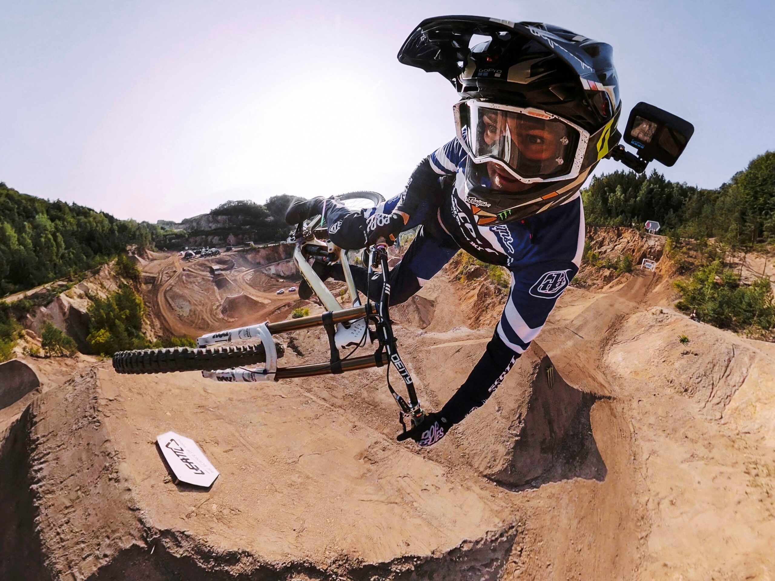 GoPro - HERO10 Black Action Camera - Black - Image 9