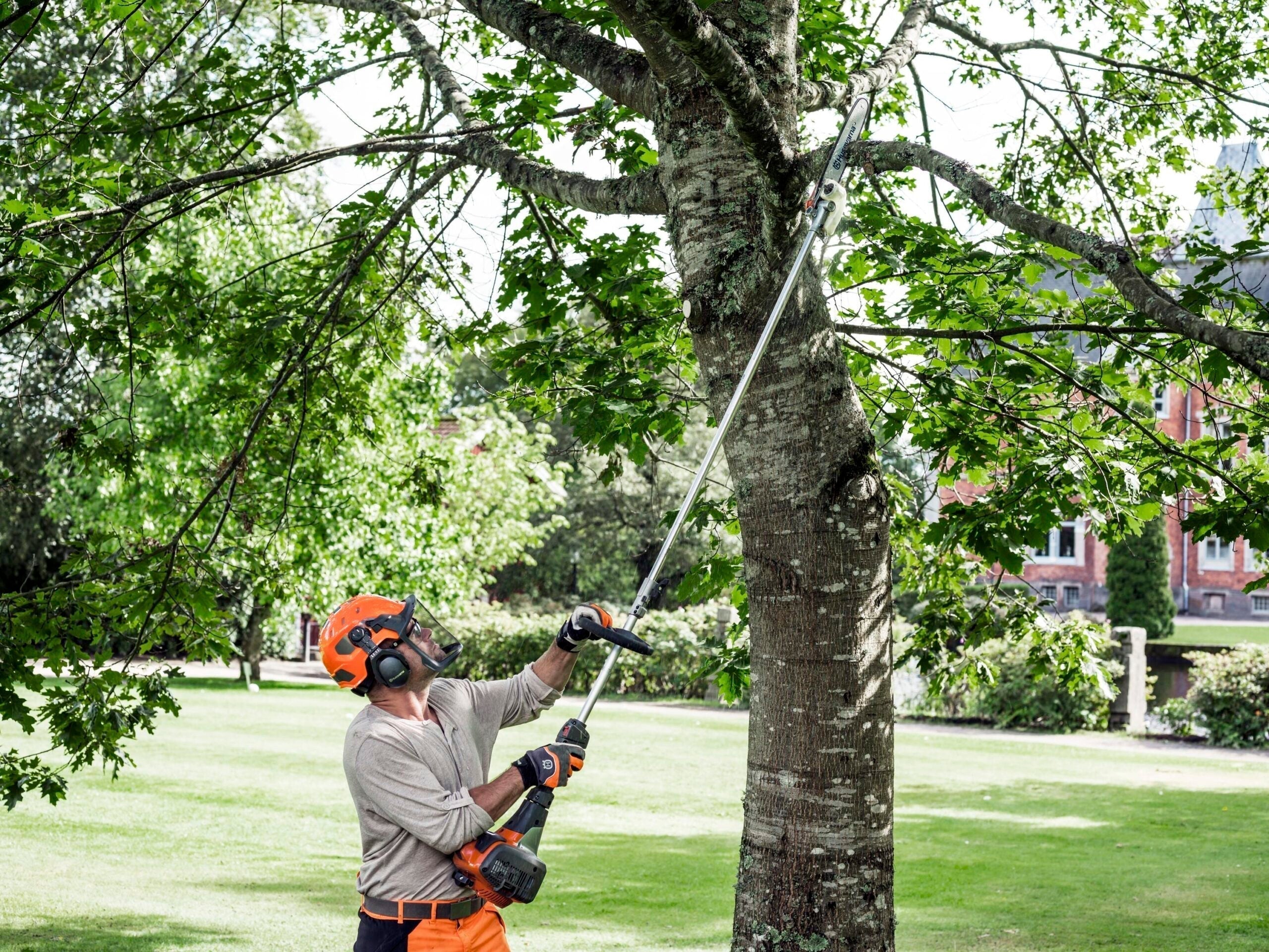 Husqvarna 970545001 330LK 28-cc 2-cycle 20-in Straight Shaft Gas String Trimmer with Attachment Capable and Edger Capable - Image 15