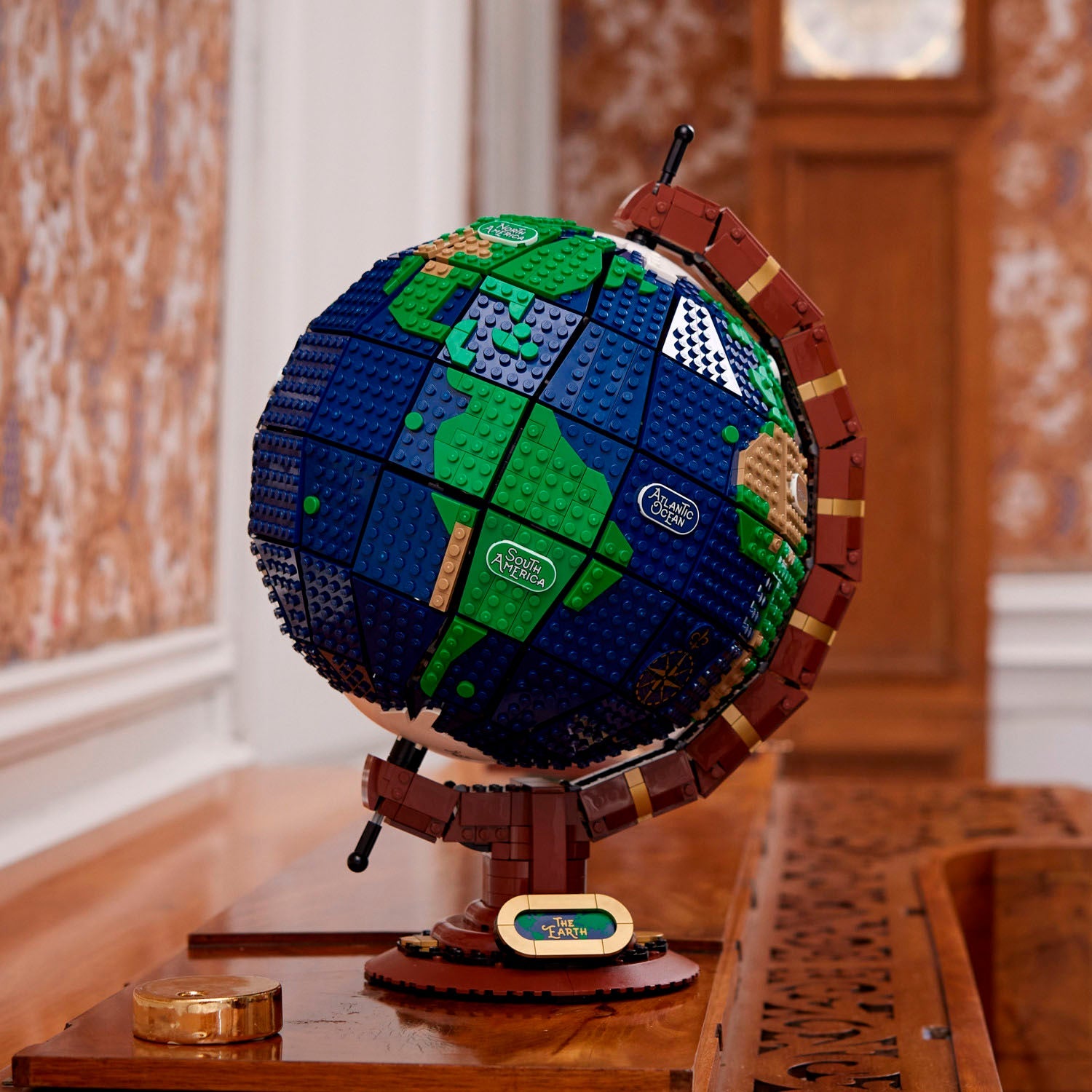 LEGO Ideas The Globe 21332 Toy Building Kit, 2585 Pieces, Creative Educational Model - Image 6